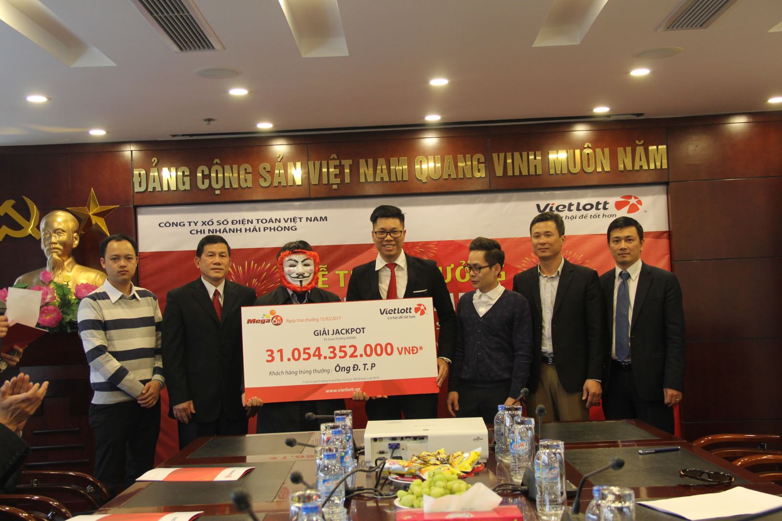 Chu nhan giai jackpot tri gia 31 ty dong den tu Ha Noi da toi nhan giai hinh anh goc